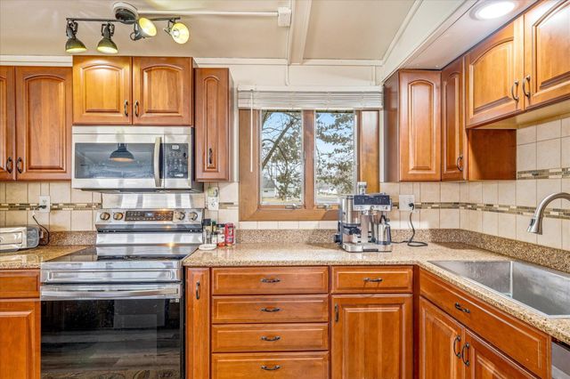 1026 Monroe Street N, Hudson, WI 54016