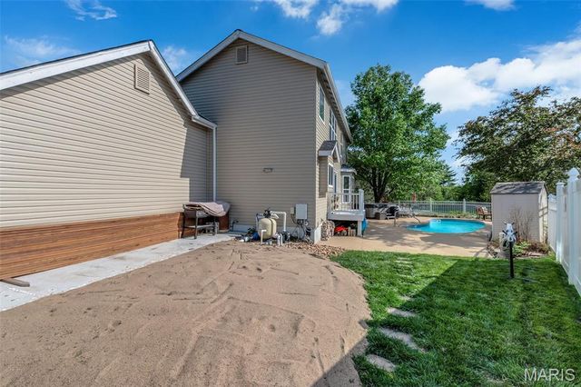 147 Foxtail Drive, St Charles, MO 63303