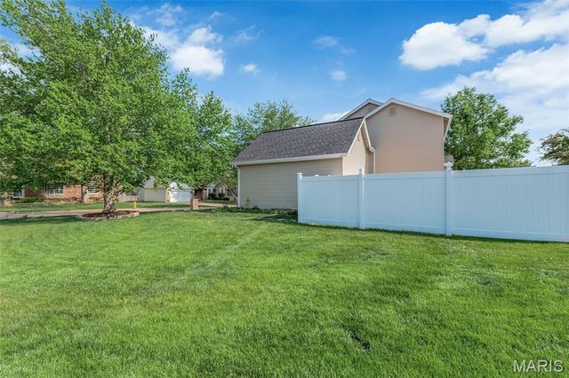147 Foxtail Drive, St Charles, MO 63303