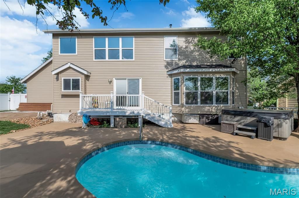 147 Foxtail Drive, St Charles, MO 63303