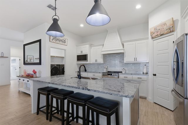 928 Tesslynn Avenue, Godley, TX 76044