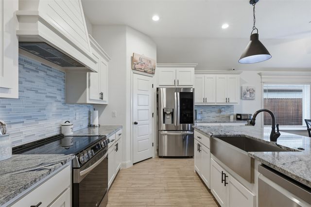 928 Tesslynn Avenue, Godley, TX 76044