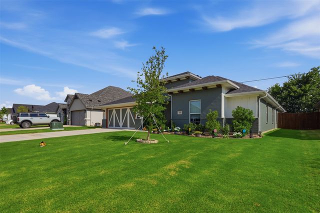 928 Tesslynn Avenue, Godley, TX 76044