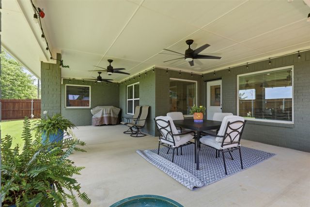 928 Tesslynn Avenue, Godley, TX 76044