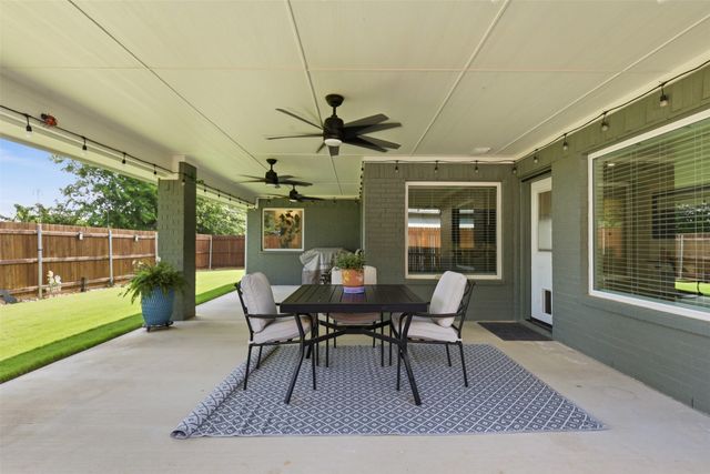 928 Tesslynn Avenue, Godley, TX 76044
