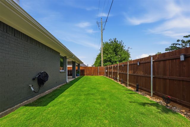 928 Tesslynn Avenue, Godley, TX 76044