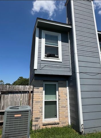 2328 Colleen Drive, Pearland, TX 77581