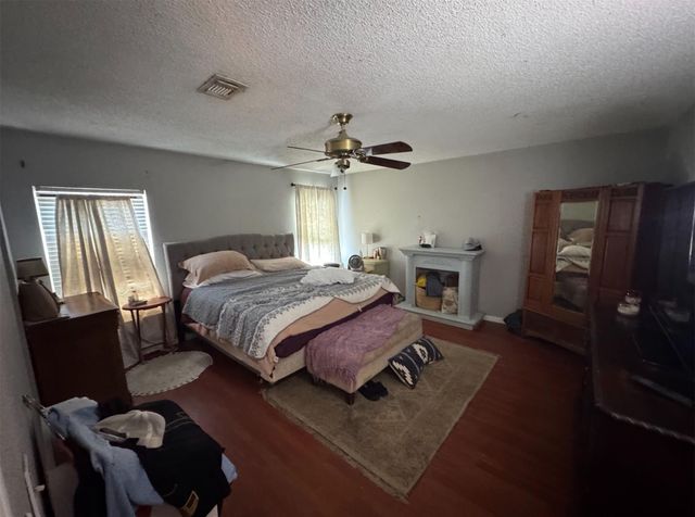 2328 Colleen Drive, Pearland, TX 77581