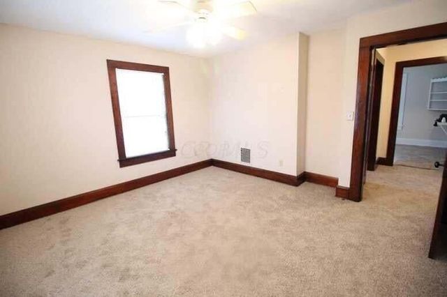 35 E Lincoln Avenue, London, OH 43140