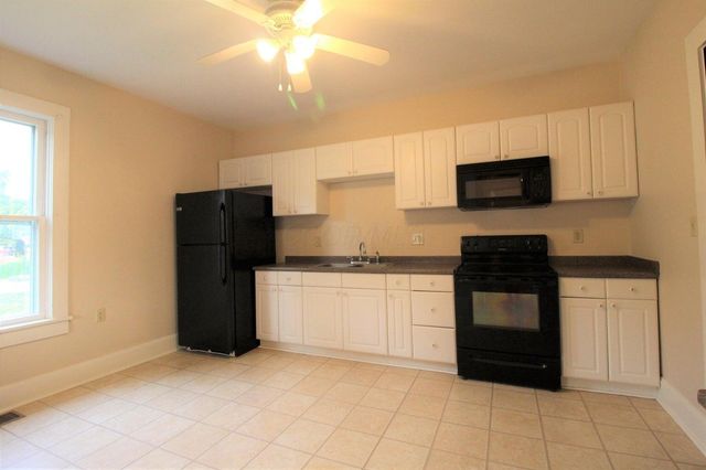 35 E Lincoln Avenue, London, OH 43140