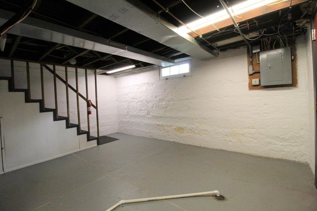 35 E Lincoln Avenue, London, OH 43140