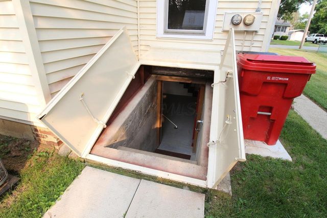 35 E Lincoln Avenue, London, OH 43140