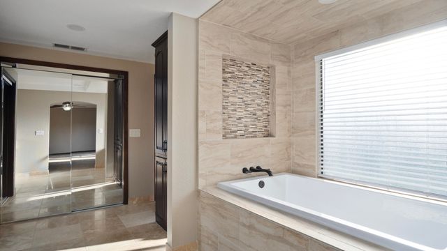 1350 N Lindale Place, Porterville, CA 93257