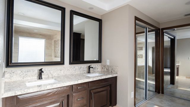 1350 N Lindale Place, Porterville, CA 93257