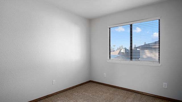 1350 N Lindale Place, Porterville, CA 93257