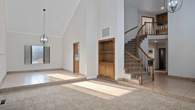 1350 N Lindale Place, Porterville, CA 93257