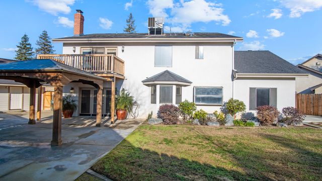 1350 N Lindale Place, Porterville, CA 93257