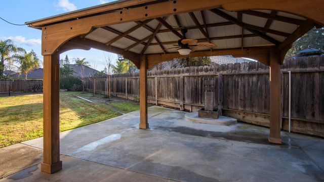 1350 N Lindale Place, Porterville, CA 93257
