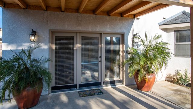 1350 N Lindale Place, Porterville, CA 93257