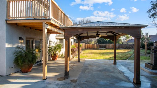 1350 N Lindale Place, Porterville, CA 93257