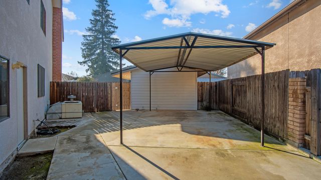 1350 N Lindale Place, Porterville, CA 93257