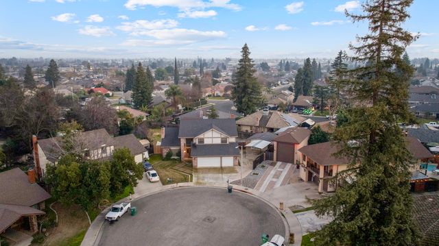 1350 N Lindale Place, Porterville, CA 93257