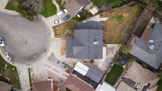 1350 N Lindale Place, Porterville, CA 93257