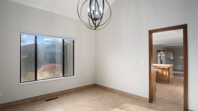 1350 N Lindale Place, Porterville, CA 93257