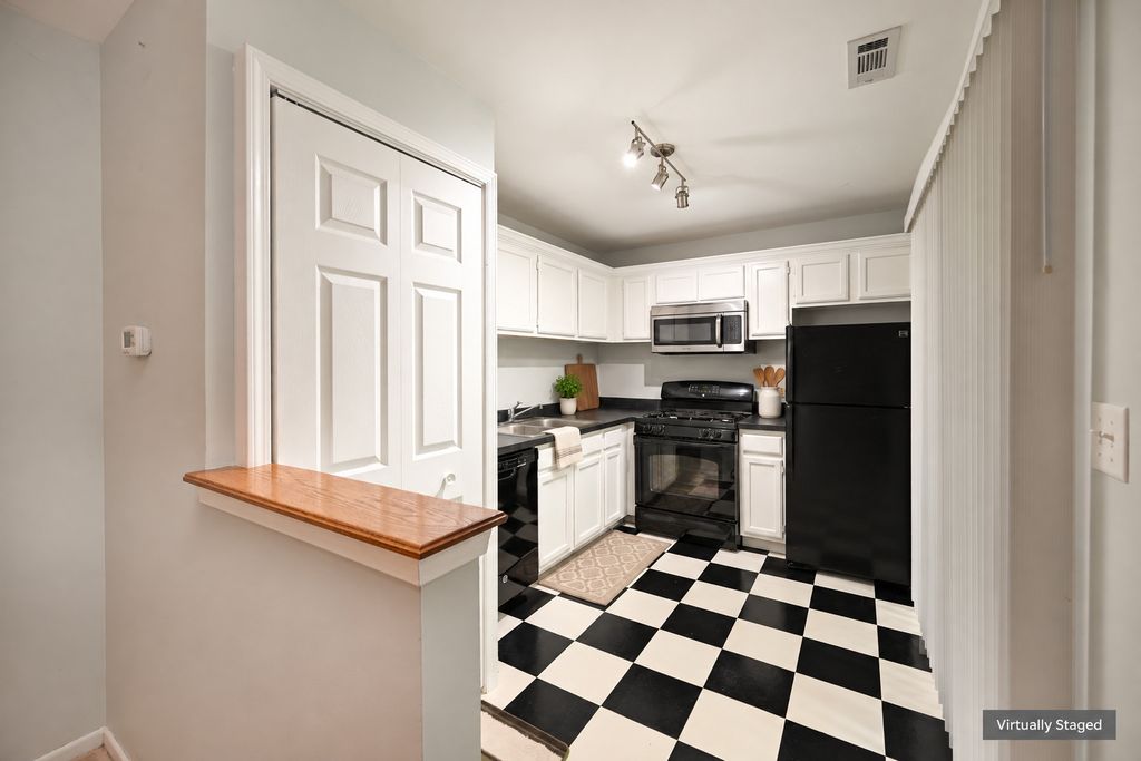 59 Gant Circle G, Streamwood, IL 60107 — photo 3