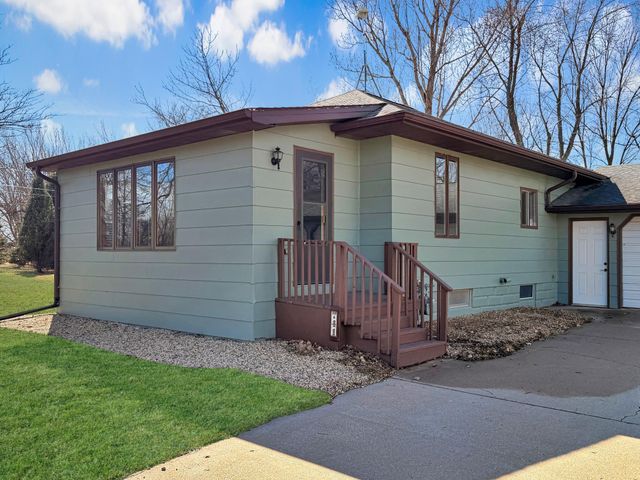 741 Main Street, Tracy, MN 56175