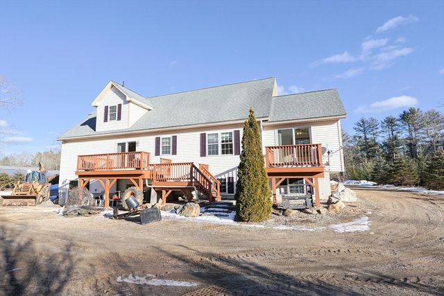 1380 North Brookfield Rd, Oakham, MA 01068
