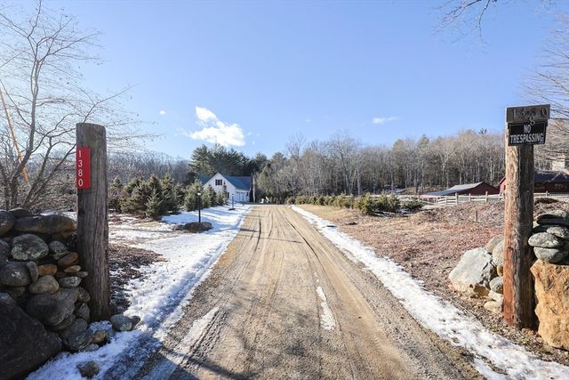 1380 North Brookfield Rd, Oakham, MA 01068