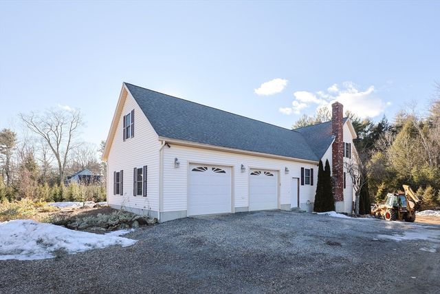 1380 North Brookfield Rd, Oakham, MA 01068