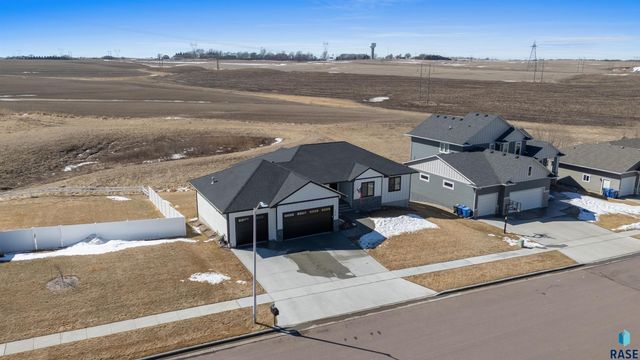 1625 W River Bend St Street, Brandon, SD 57005