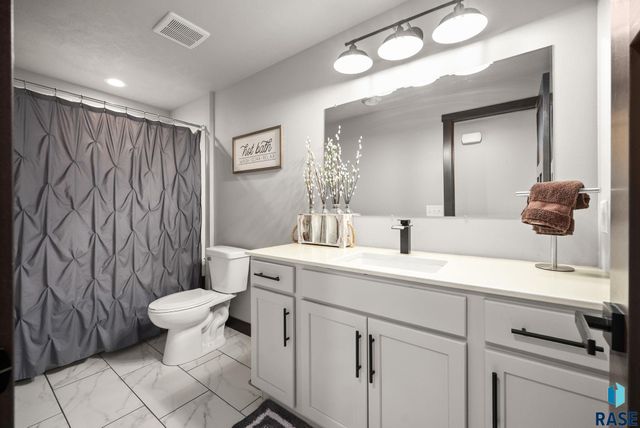 1625 W River Bend St Street, Brandon, SD 57005