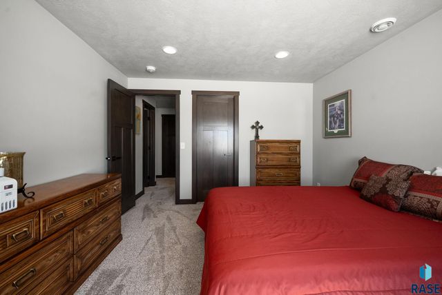 1625 W River Bend St Street, Brandon, SD 57005