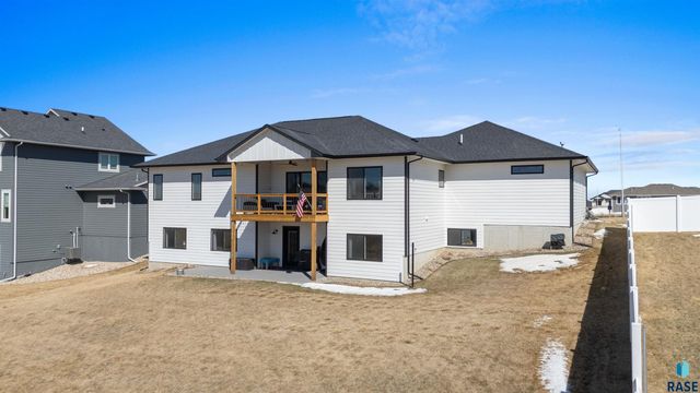 1625 W River Bend St Street, Brandon, SD 57005