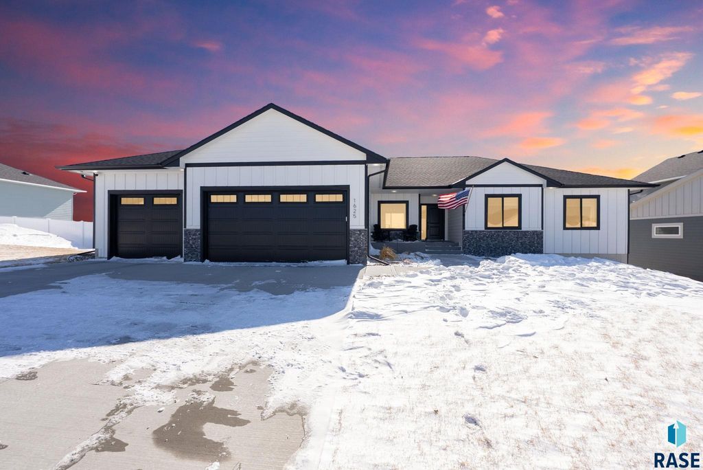 1625 W River Bend St Street, Brandon, SD 57005