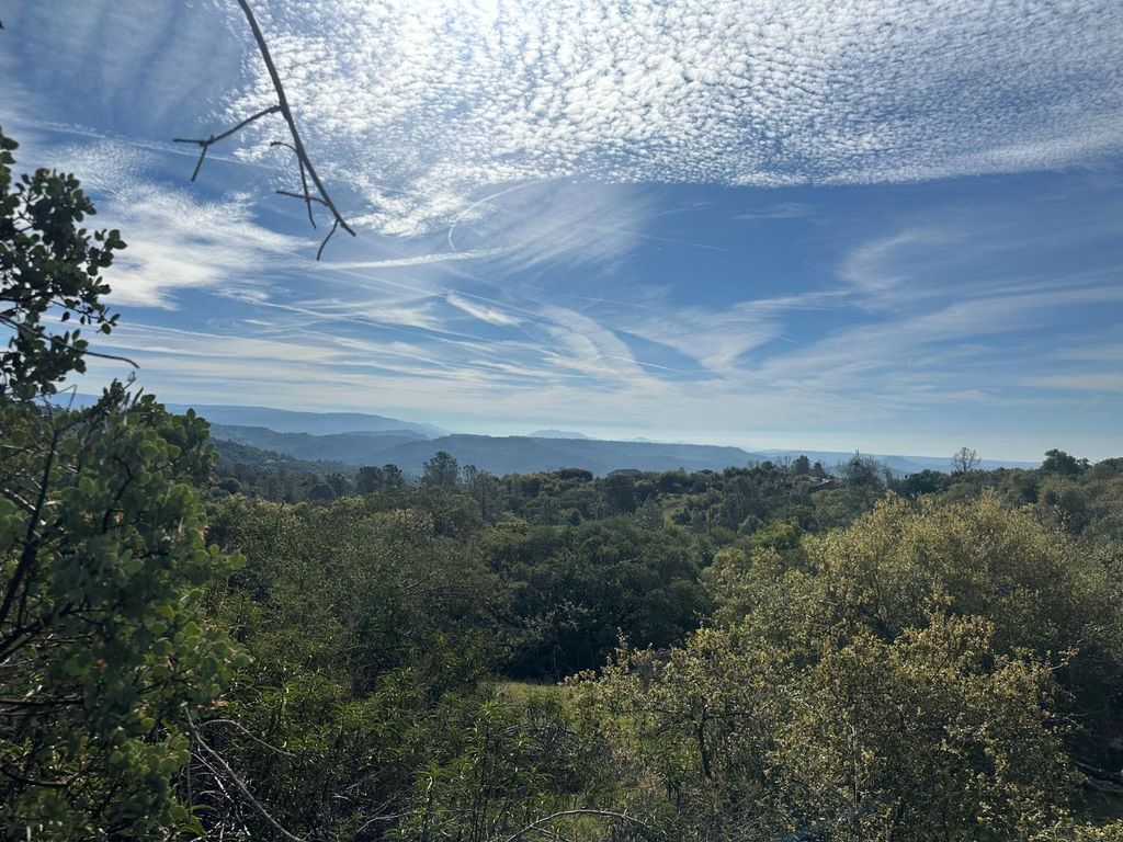 Image 12 of property listing at 9 Quartz Ridge Court, Coarsegold, CA 93614