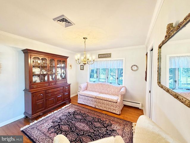 5 HOLMES RD, Cranbury, NJ 08512