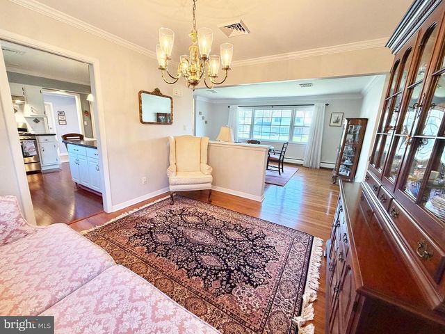 5 HOLMES RD, Cranbury, NJ 08512