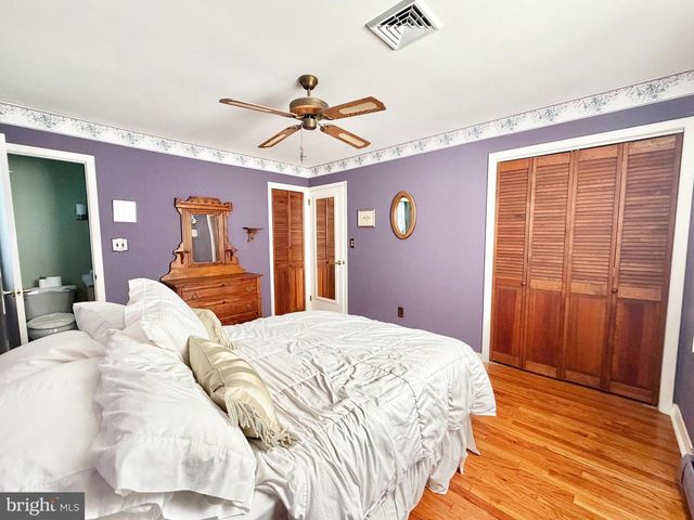 5 HOLMES RD, Cranbury, NJ 08512