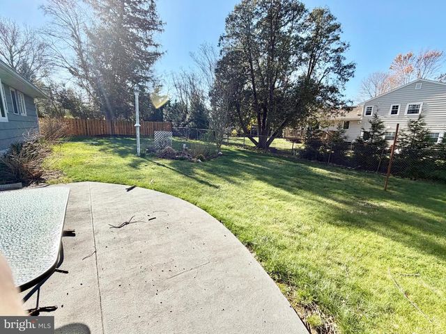 5 HOLMES RD, Cranbury, NJ 08512