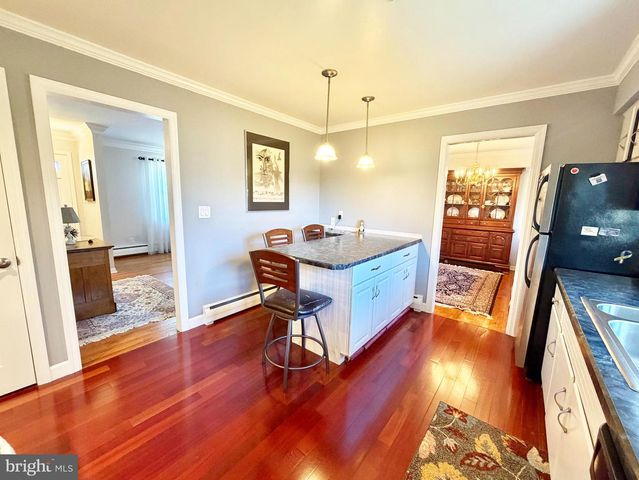 5 HOLMES RD, Cranbury, NJ 08512