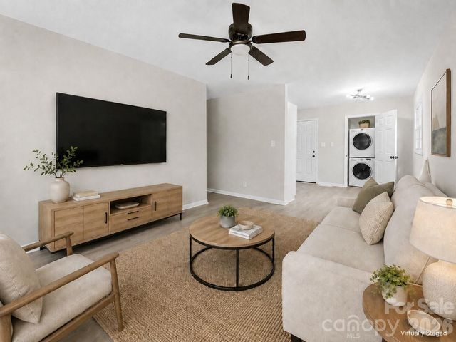 432 Springhill Drive, Matthews, NC 28104
