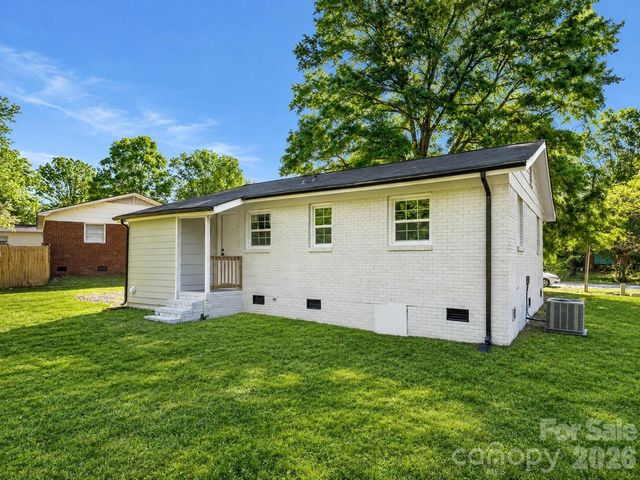 432 Springhill Drive, Matthews, NC 28104
