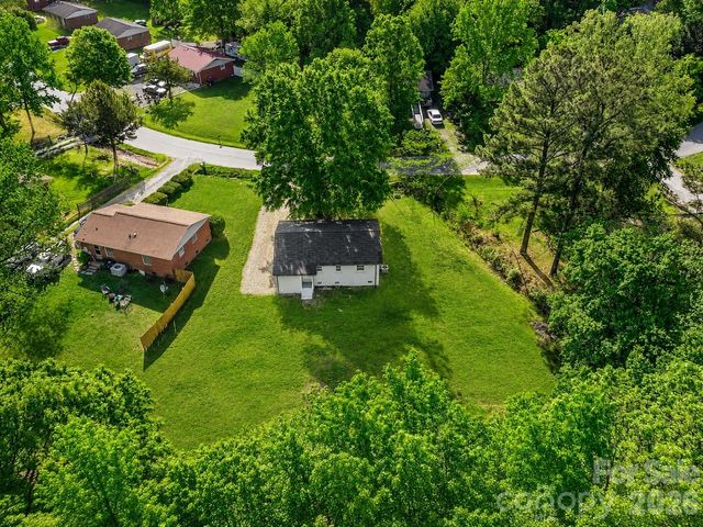 432 Springhill Drive, Matthews, NC 28104