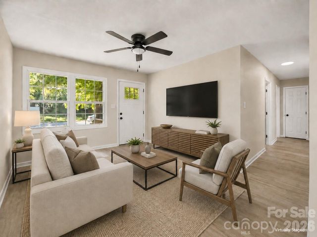 432 Springhill Drive, Matthews, NC 28104