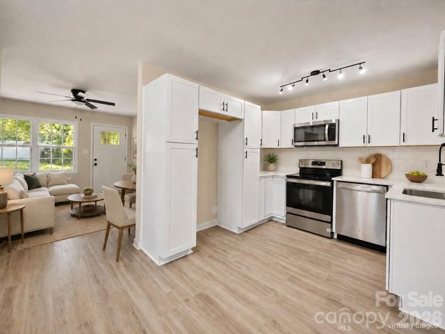 432 Springhill Drive, Matthews, NC 28104