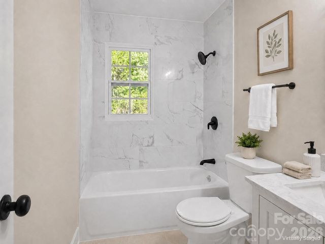 432 Springhill Drive, Matthews, NC 28104